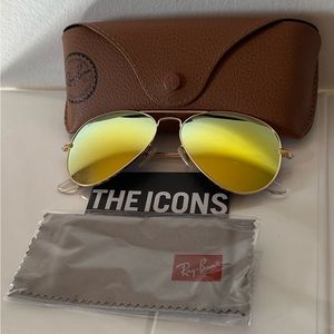 Ray-Ban Aviator Sunglasses with Yellow Lens and gold frames